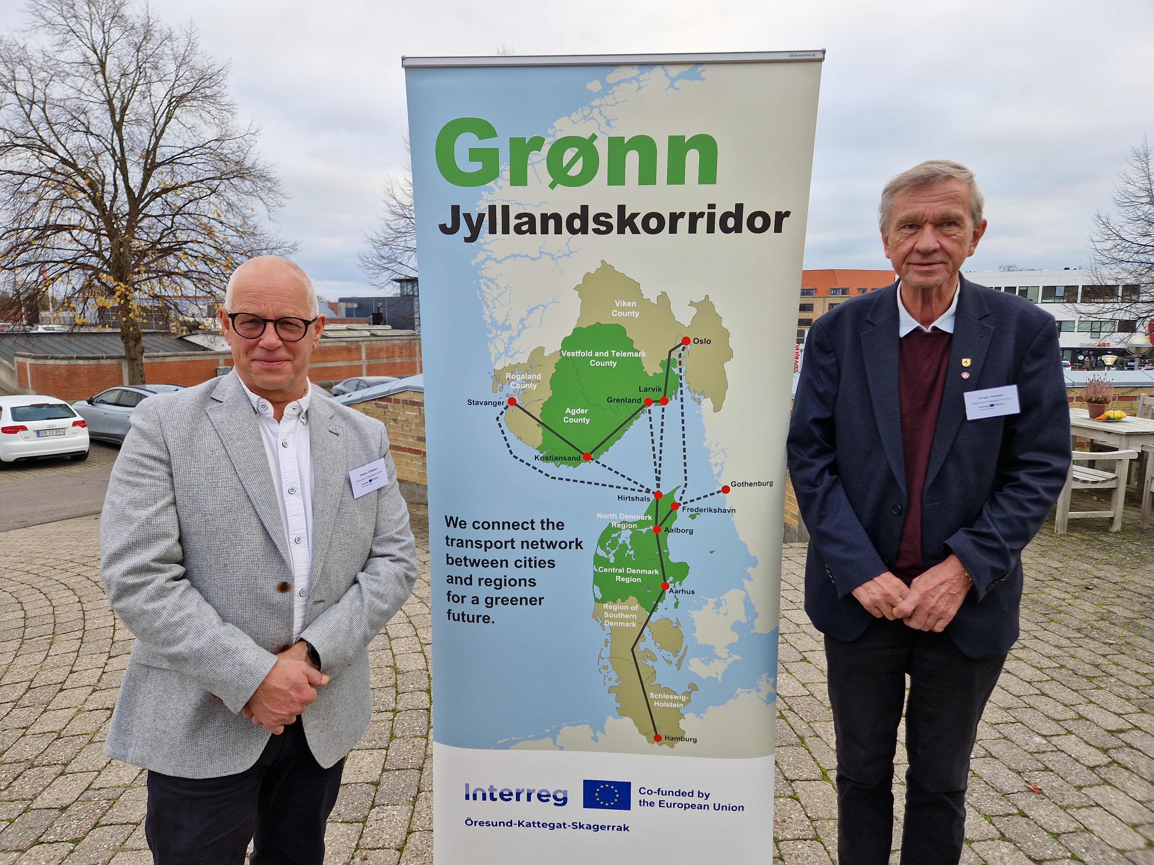 Bilde av Petter Ellefsen (H) og Birger Hovden (Ap) som representerte Telemark fylkeskommune fra politisk hold.